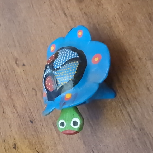 Bobbing head turtle desk toy - Picture 2 of 3